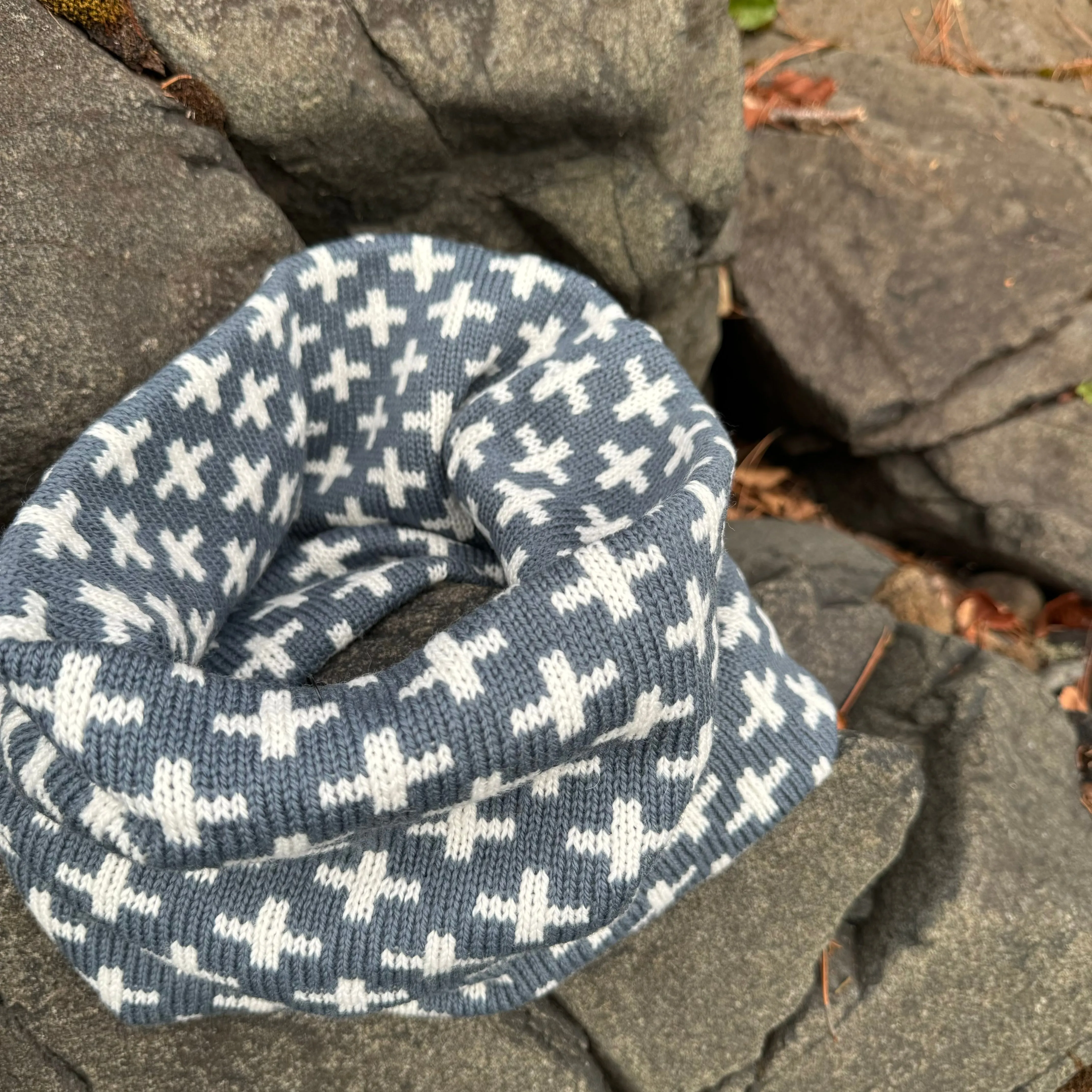 Wool Star Cowl by Makwa Studio